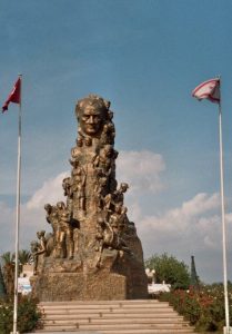 Van Boğaz naar Larnaka - Massages - Atatürk in Famagusta