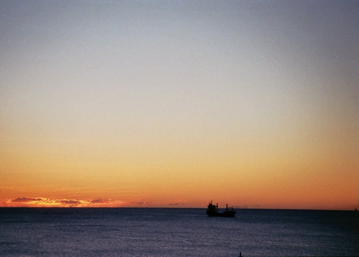 Van Cyprus naar Portugal - Sluipende dagen - zonsopkomst boven zee